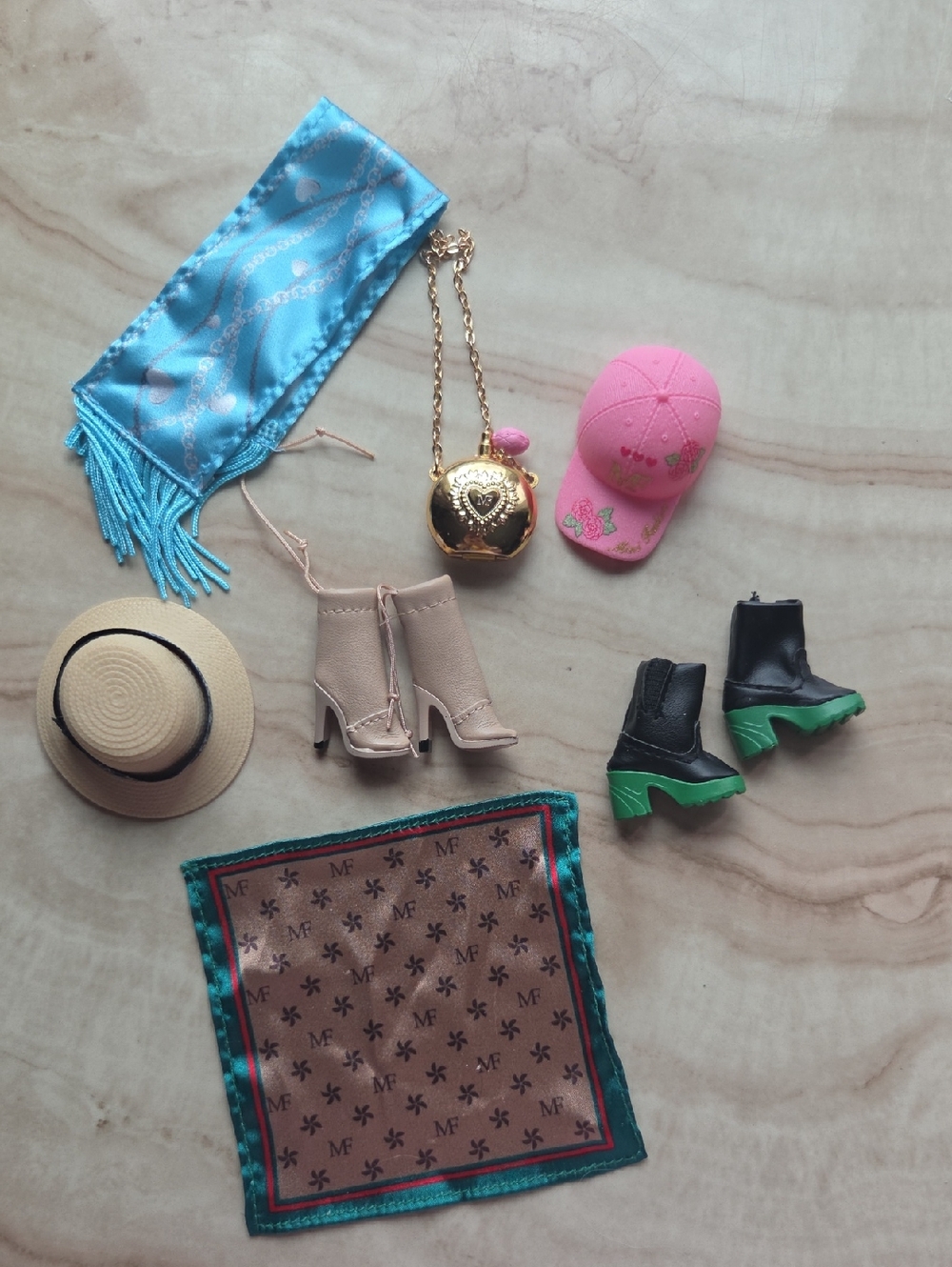 Lot Of Mini Brands Mini Fashions Items